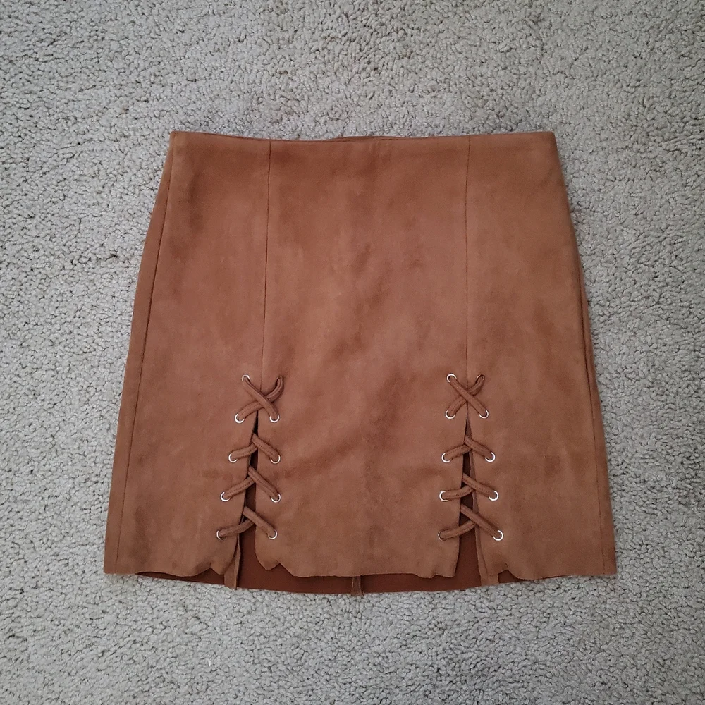 Forever 21 suede lace up mini skirt - Picture 1 of 5
